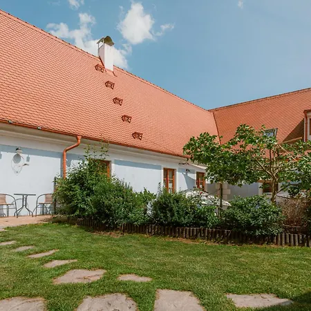 Hotel Mlyn Karolinka 3*